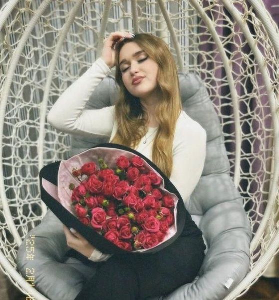 Садове крісло гойдалка кокон на металевій підставці з подушкою 30 фото